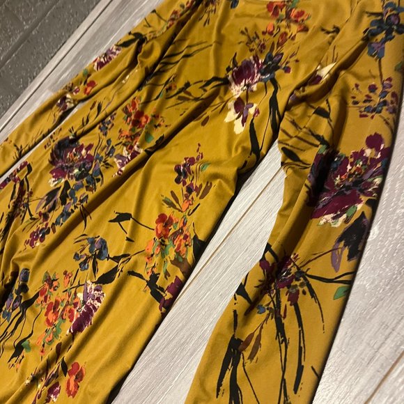 Betsy's Boutique Shop Small Polyester/Spandex Midi-Dress - Picture 4 of 12